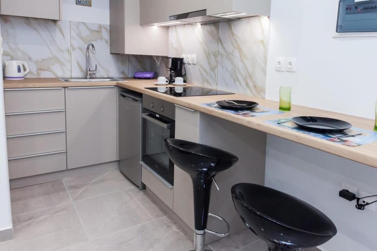 Brand New Urban Getaway Next To Megaro Mousikis Apartment Athens Ngoại thất bức ảnh