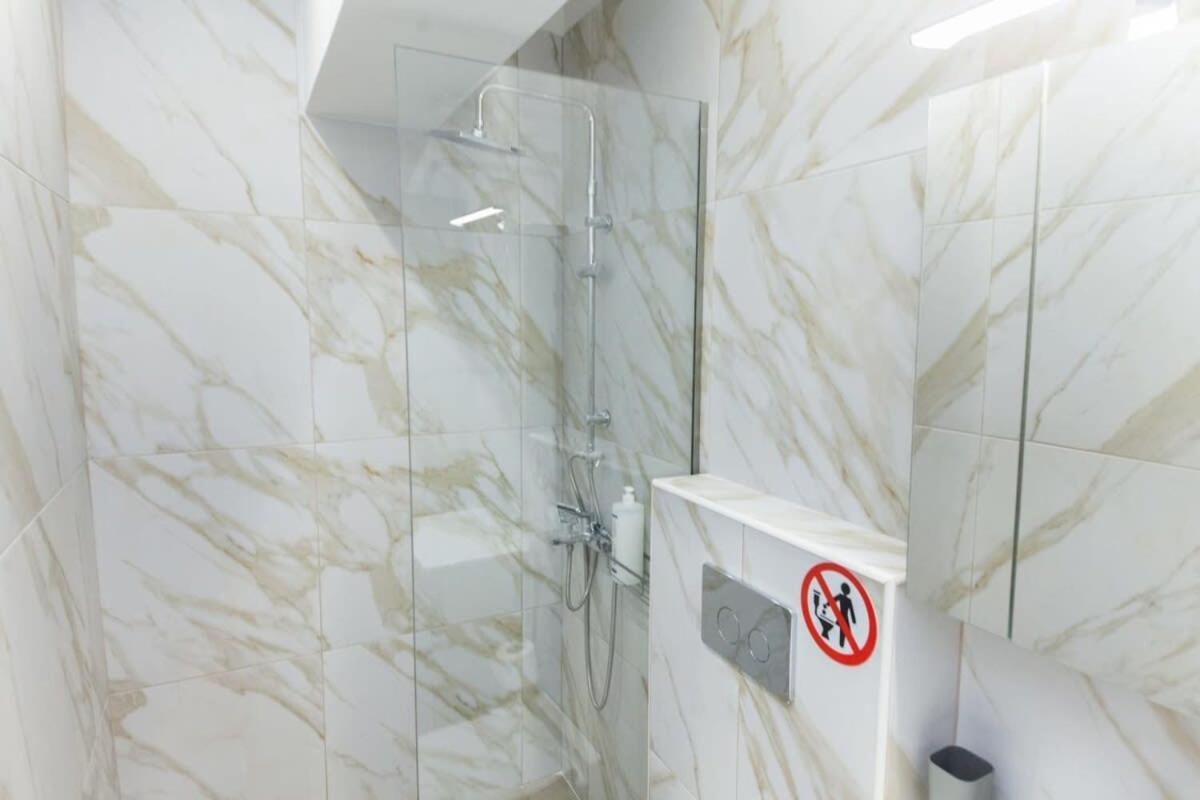 Brand New Urban Getaway Next To Megaro Mousikis Apartment Athens Ngoại thất bức ảnh