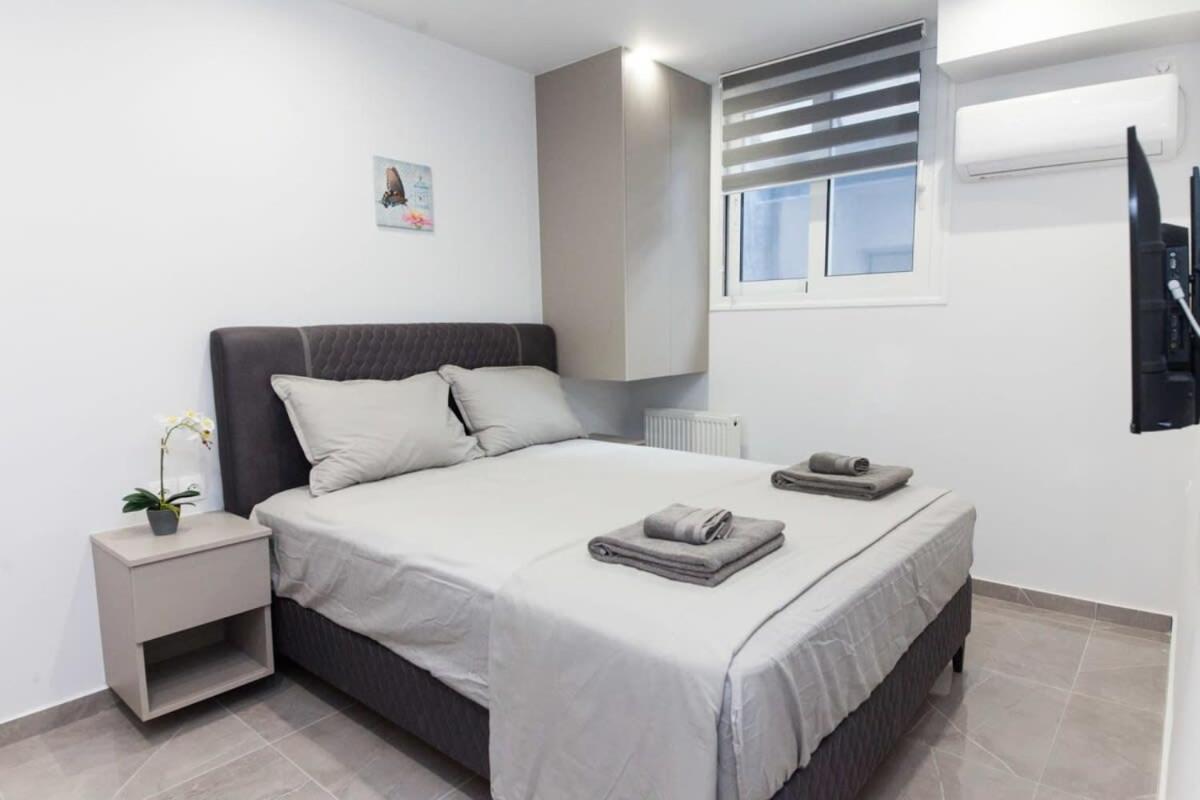 Brand New Urban Getaway Next To Megaro Mousikis Apartment Athens Ngoại thất bức ảnh